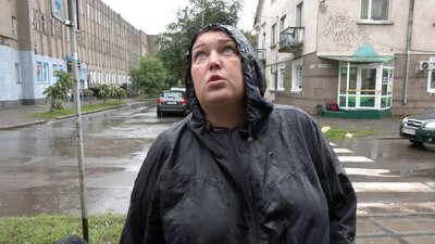 У Луцьку ліквідовують наслідки негоди: що і де поламав вітер У Луцьку ліквідовують наслідки негоди: що і де поламав вітер