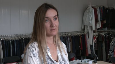 В Івано-Франківську переселенців навчали виготовляти іграшки із вживаного одягу В Івано-Франківську переселенців навчали виготовляти іграшки із вживаного одягу