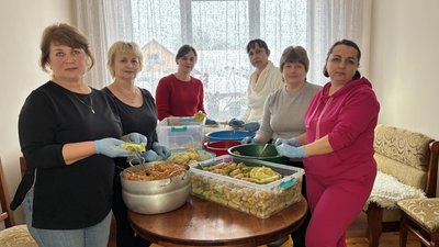 Кожного другого тижня: на Хустщині готують їжу для військових