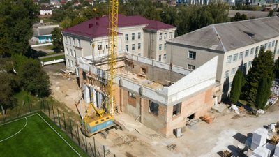 На Рівненщині відбудовують басейн, який не працював понад 8 років