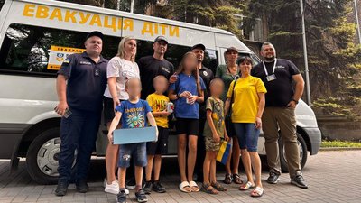  Зі Степногірська у Запоріжжя евакували дві родини з дітьми