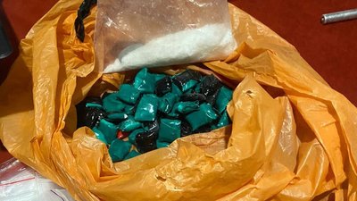 ДБР затримало миколаївського правоохоронця під час передачі наркотиків