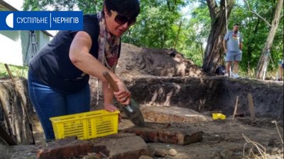 Під час розкопок на Єлецькій гірці у Чернігові наштовхнулися на кістяк людини 18-го сторіччя Під час розкопок на Єлецькій гірці у Чернігові наштовхнулися на кістяк людини 18-го сторіччя