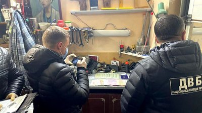 У Рівному викрили нарколабораторію та наркоторговців. Троє в СІЗО – поліція У Рівному викрили нарколабораторію та наркоторговців. Троє в СІЗО – поліція