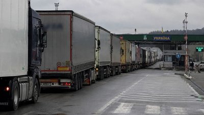 Двом підприємцям із Закарпаття оголосили підозри в перешкоджанні ЗСУ