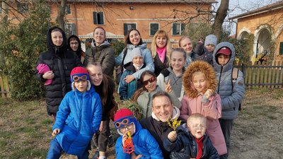 Допомагає українським біженцям в Італії. Волонтерка Юлія Бєлова Допомагає українським біженцям в Італії. Волонтерка Юлія Бєлова