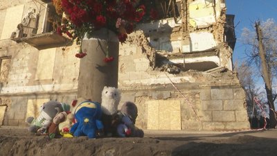 У Кривому Розі попрощалися з подружжям та їхнім півторарічним сином, які загинули через ракетний удар