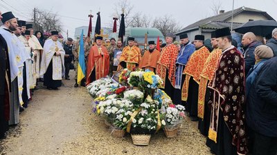 Панахида за бойовим медиком Петром Сендецьким у Бережанах Панахида за бойовим медиком Петром Сендецьким у Бережанах