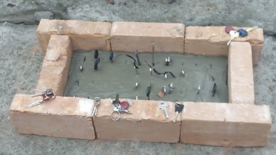 Вибух газу в Києві: мешканці будинку зацементували ключі від колишніх квартир Вибух газу в Києві: мешканці будинку зацементували ключі від колишніх квартир