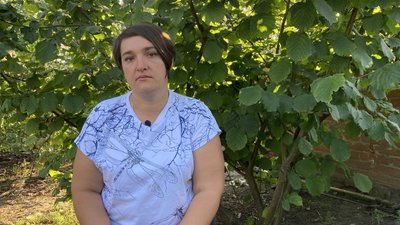 Малює загиблих батьків та хоче стати балериною. Історія Поліни, яка вижила під час розстрілу РФ колони під Куп'янськом Малює загиблих батьків та хоче стати балериною. Історія Поліни, яка вижила під час розстрілу РФ колони під Куп'янськом