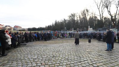 У Львові 31 грудня помолилися за загиблих захисників України У Львові 31 грудня помолилися за загиблих захисників України