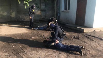 В Одесі трьох людей підозрюють у вимаганні $25 тисяч неіснуючого боргу