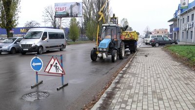У Житомирі зливну мережу готують до перших морозів У Житомирі зливну мережу готують до перших морозів