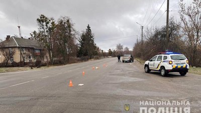 На Полтавщині легковик збив пенсіонерку