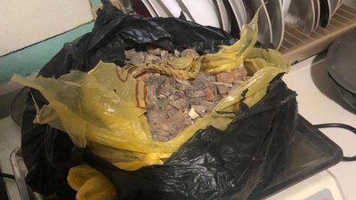 На Волині правоохоронці викрили три цехи з переробки та збуту бурштину до ОАЕ На Волині правоохоронці викрили три цехи з переробки та збуту бурштину до ОАЕ