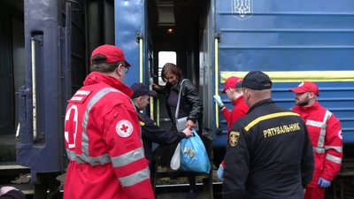 На Рівненщину з Донеччини прибув п'ятий евакуаційний поїзд На Рівненщину з Донеччини прибув п'ятий евакуаційний поїзд