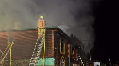 Під час пожежі на базі відпочинку в Солотвині загинули дві жінки
