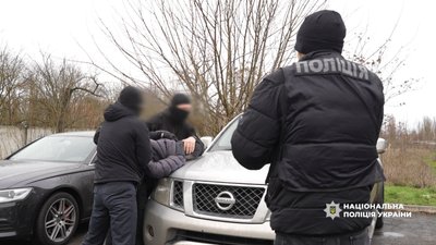 гуманітарні авто, затримання, поліція