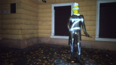 Пам'ятник Пушкіну в Одесі обмалювали символами російської агресії