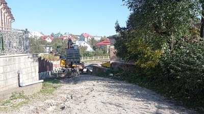 У Тернополі ремонтують дорогу