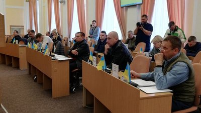 Гуманітарний штаб та компенсація за житло: які рішення ухвалили у Полтаві щодо переселенців
