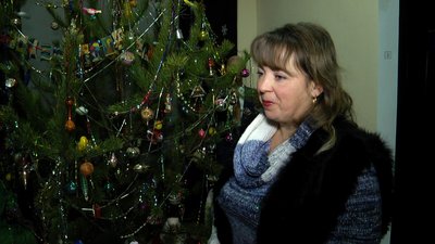 У Житомирському обласному краєзнавчому музеї ялинку прикрасили сотнею іграшок ХХ століття У Житомирському обласному краєзнавчому музеї ялинку прикрасили сотнею іграшок ХХ століття
