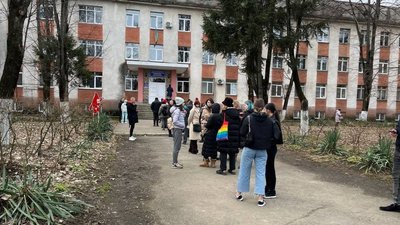 315 людей за добу здали кров у Закарпатській обласній станції переливання