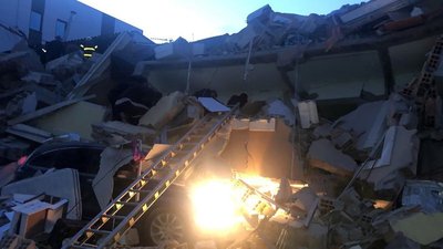 Землетрус в Албанії: люди стрибали з вікон Землетрус в Албанії: люди стрибали з вікон
