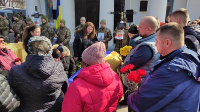 У Полтаві прощаються із п’ятьма бійцями, які полягли на війні У Полтаві прощаються із п’ятьма бійцями, які полягли на війні