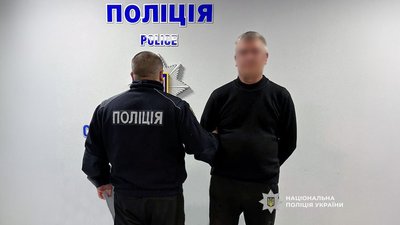 Зґвалтував падчерку: на Чернігівщині затримали підозрюваного
