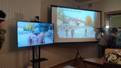 Матір загиблого артилериста з Тернопільщини привітали з Днем ракетних військ і артилерії