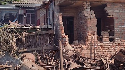 Пошкоджені сонячна електростанція, газогони та будинки. Армія РФ обстріляла Нікополь, що на Дніпропетровщині