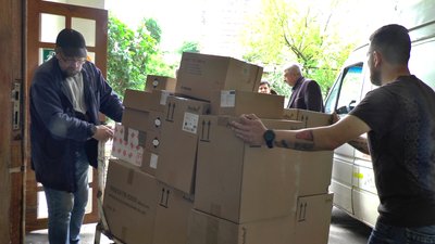 Волонтери доставили допомогу до Миколаївської обласної дитячої лікарні Волонтери доставили допомогу до Миколаївської обласної дитячої лікарні