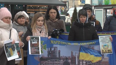 Акцію в підтримку військовополонених у Хмельницькому проводять щоп'ятниці. 17 лютого 2023 рік. Акцію в підтримку військовополонених у Хмельницькому проводять щоп'ятниці. 17 лютого 2023 рік.