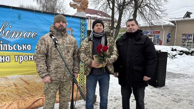 Вручення нагороди Анатолію Вовку