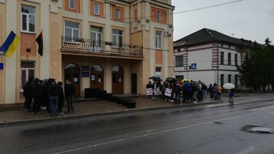 На Прикарпатті відмовляють у реєстрації на місцеві вибора партіям та кандидатам у мери На Прикарпатті відмовляють у реєстрації на місцеві вибора партіям та кандидатам у мери