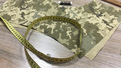 "Руки є, немає тканини": черкаська дизайнерка шиє форму для військовослужбовців "Руки є, немає тканини": черкаська дизайнерка шиє форму для військовослужбовців