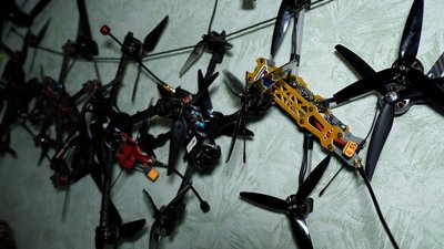 Скільки потрібно FPV-дронів