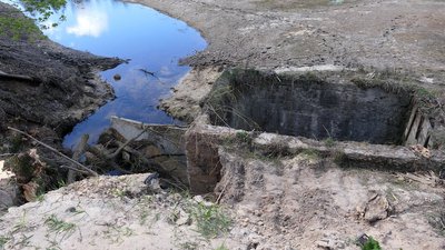 Через прорив на дамбі село на Сумщині може залишитися без сполучення Через прорив на дамбі село на Сумщині може залишитися без сполучення