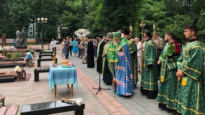 У Франківську вшанували пам'ять загиблих за волю України та невинно убієнних прикарпатців У Франківську вшанували пам'ять загиблих за волю України та невинно убієнних прикарпатців