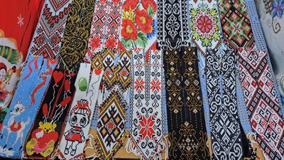 Вироби зробили власноруч. У кропивницькому центрі реабілітації для дітей з інвалідністю ярмаркують заради ЗСУ Вироби зробили власноруч. У кропивницькому центрі реабілітації для дітей з інвалідністю ярмаркують заради ЗСУ