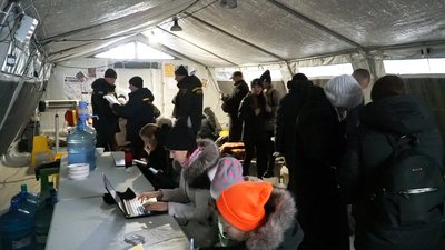 Можна погрітися та підзарядити ґаджети: на Вінниччині працюють 588 "Пунктів незламності" Можна погрітися та підзарядити ґаджети: на Вінниччині працюють 588 "Пунктів незламності"