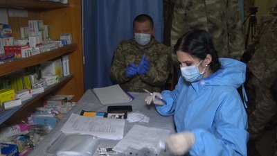 Військовослужбовцям у зоні ООС роблять ПЛР-тести на коронавірус