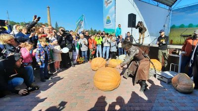На "Покровському ярмарку" в Кропивницькому обрали найважчий гарбуз