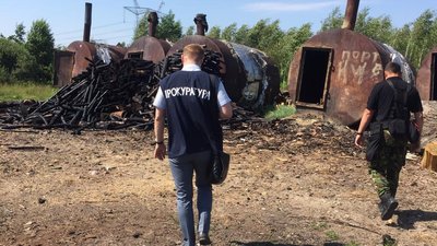 Збував у Європу: на Рівненщині вилучили 5 бочок для спалювання деревного вугілля Збував у Європу: на Рівненщині вилучили 5 бочок для спалювання деревного вугілля