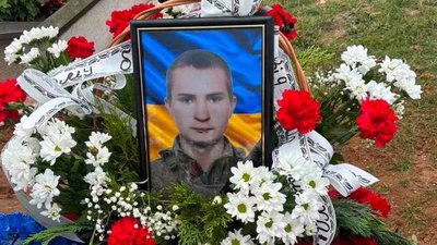 У Чинадіївській громаді на Мукачівщині попрощалися з військовим Василем Дзямком