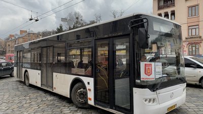 Безкоштовний автобус з Чернівців до кордону з Румунією більше не курсуватиме