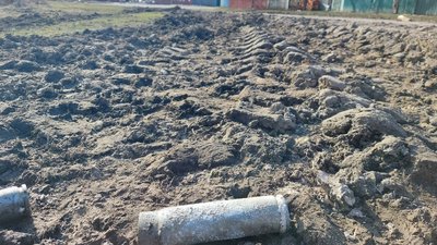 Наслідки обстрілів російськими військовими села Великий Бобрик на Сумщині Наслідки обстрілів російськими військовими села Великий Бобрик на Сумщині