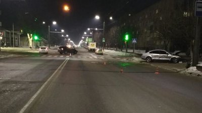 Прокоментували стан неповнолітньої, яку збила автівка на тротуарі у Луцьку