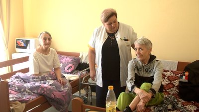 На Вінниччину евакуювали 15 людей з окупованих територій Донеччини На Вінниччину евакуювали 15 людей з окупованих територій Донеччини